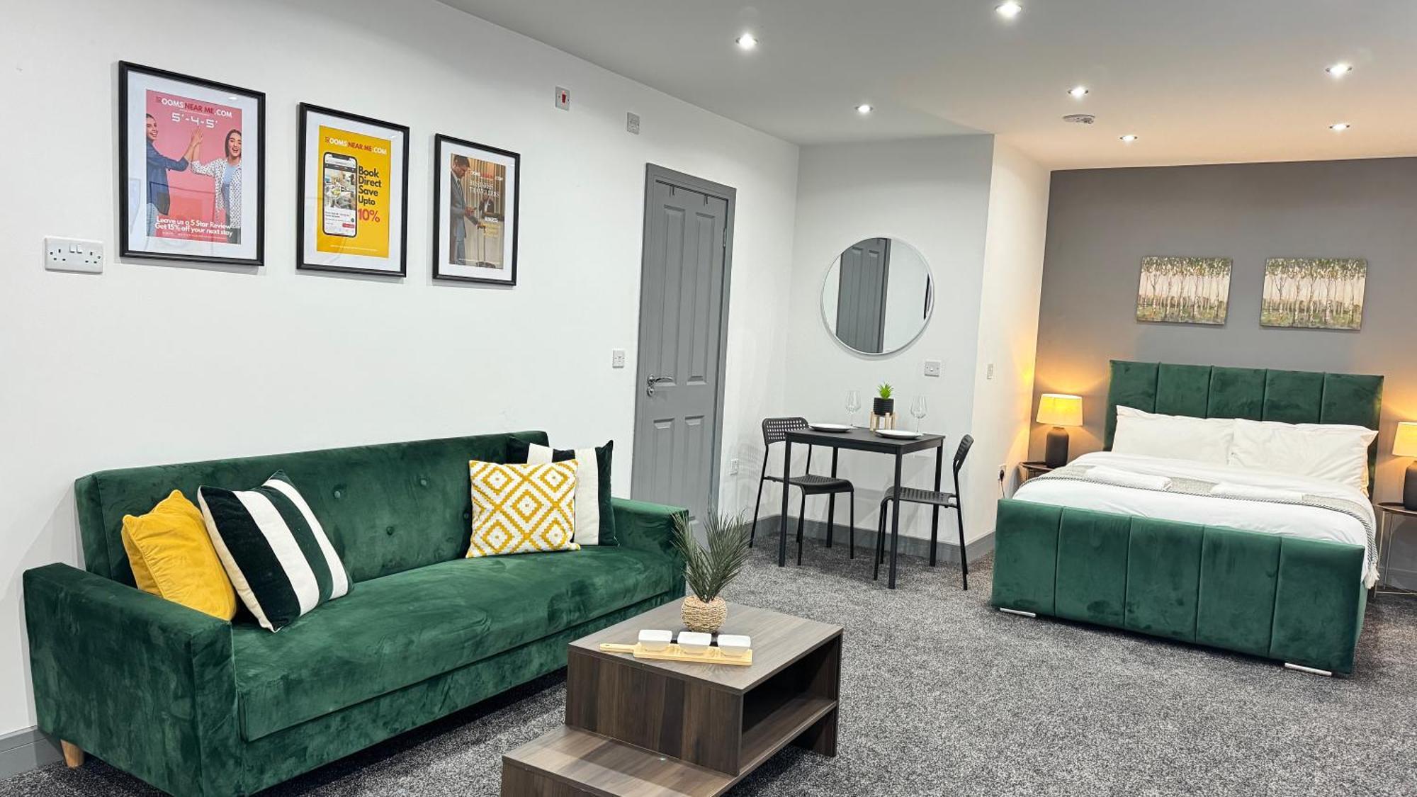Rnm - Upgraded Business Stay For Travelling Contractors, All Amenities, Private Access Entire Place, Kitchen & Washroom, Smart Tv, Easy Access, Parking Nearby Cradley Heath Εξωτερικό φωτογραφία