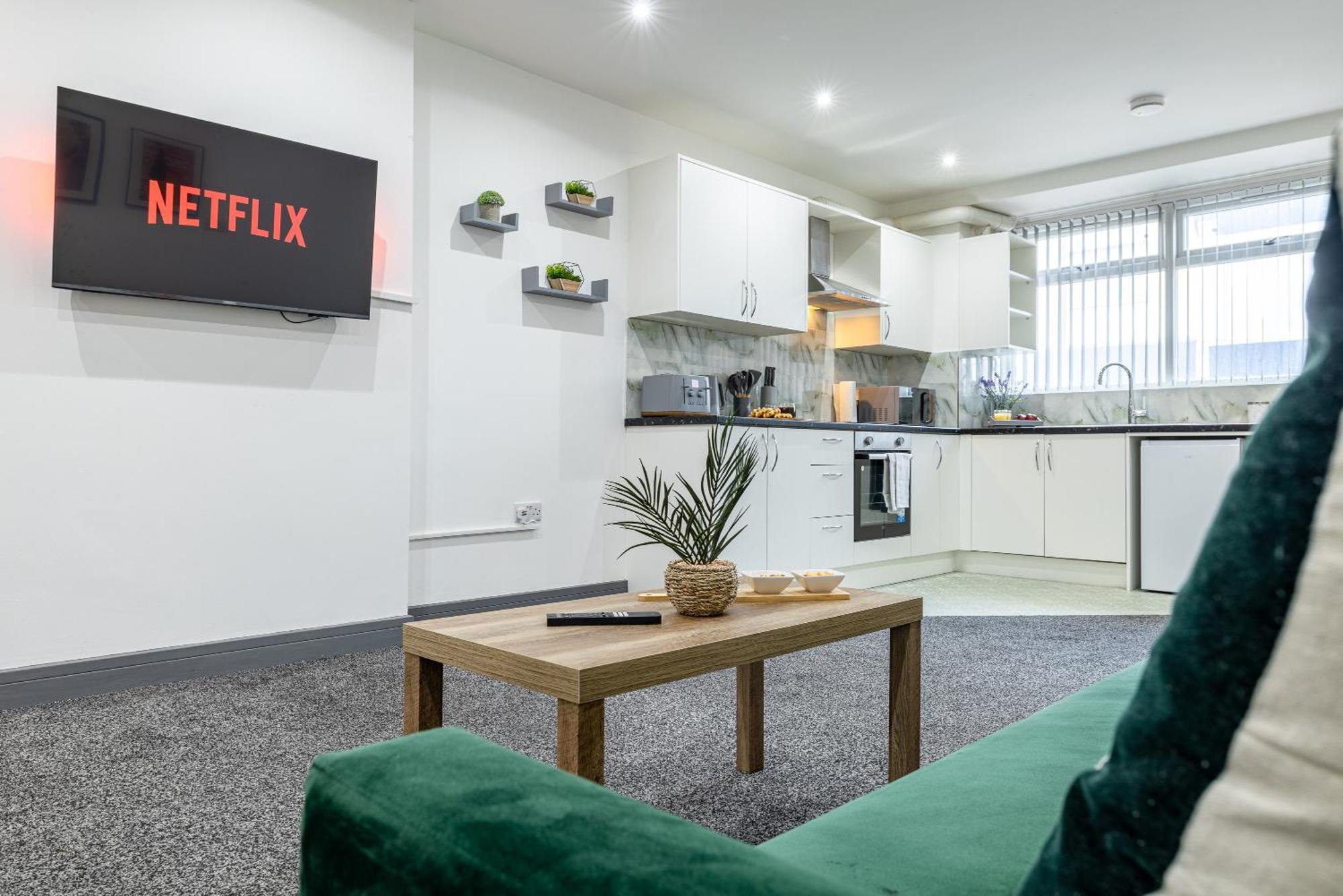 Rnm - Upgraded Business Stay For Travelling Contractors, All Amenities, Private Access Entire Place, Kitchen & Washroom, Smart Tv, Easy Access, Parking Nearby Cradley Heath Εξωτερικό φωτογραφία