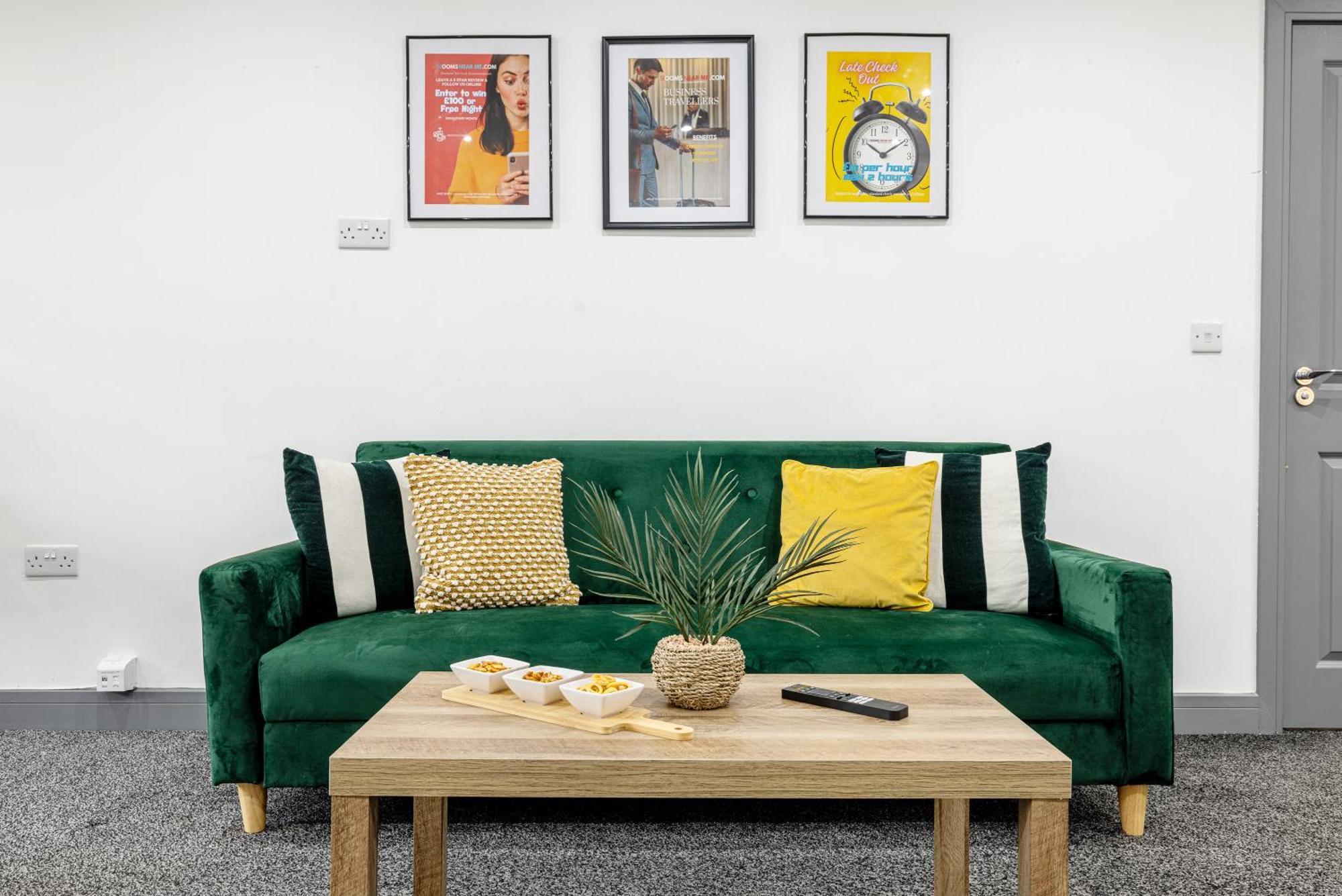 Rnm - Upgraded Business Stay For Travelling Contractors, All Amenities, Private Access Entire Place, Kitchen & Washroom, Smart Tv, Easy Access, Parking Nearby Cradley Heath Εξωτερικό φωτογραφία