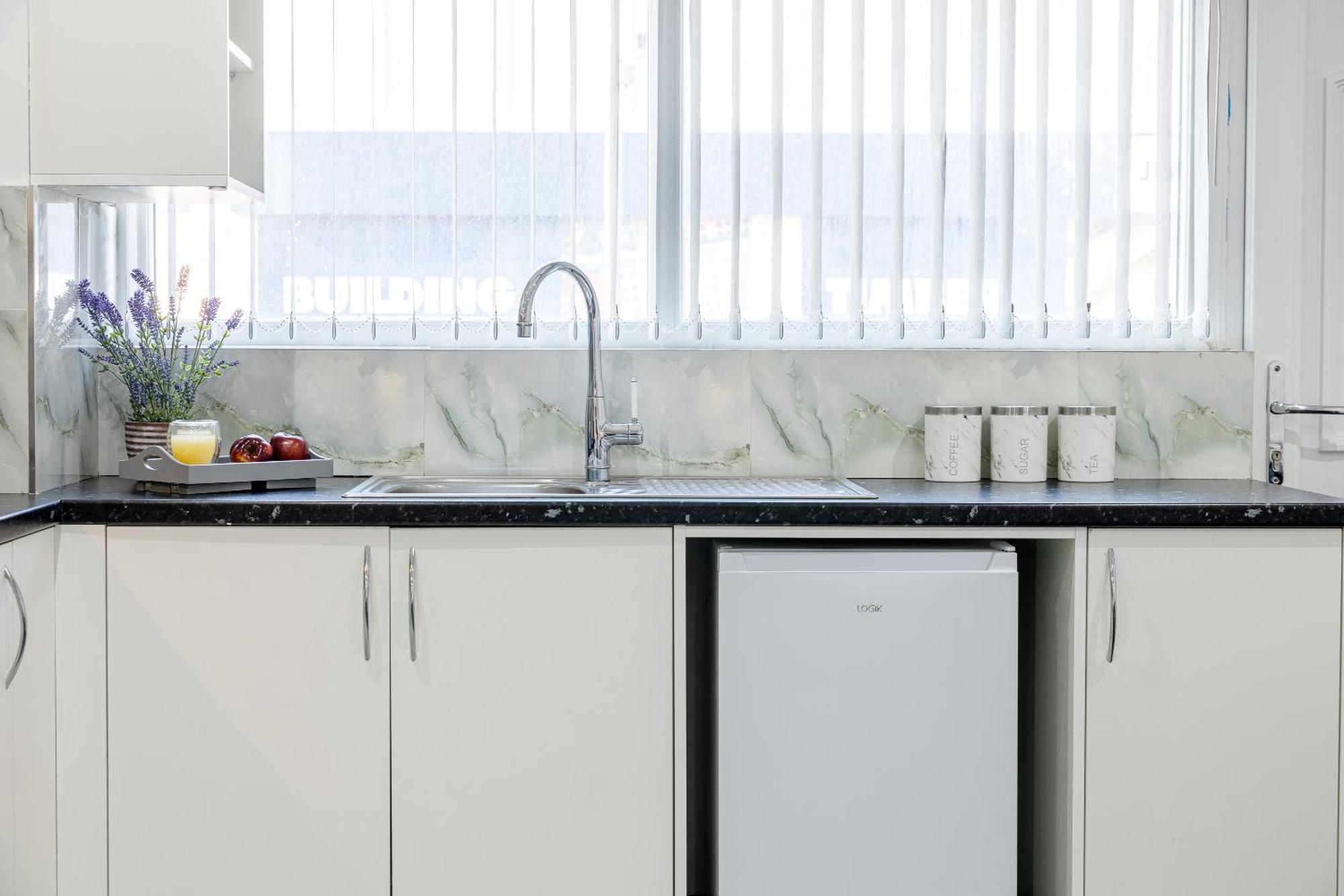 Rnm - Upgraded Business Stay For Travelling Contractors, All Amenities, Private Access Entire Place, Kitchen & Washroom, Smart Tv, Easy Access, Parking Nearby Cradley Heath Εξωτερικό φωτογραφία