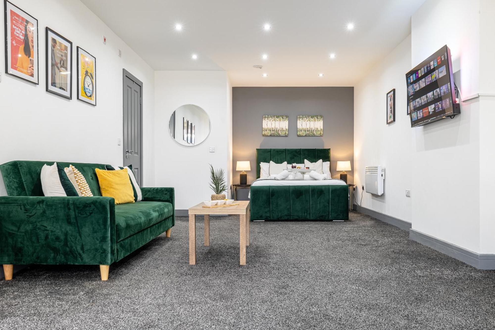 Rnm - Upgraded Business Stay For Travelling Contractors, All Amenities, Private Access Entire Place, Kitchen & Washroom, Smart Tv, Easy Access, Parking Nearby Cradley Heath Εξωτερικό φωτογραφία